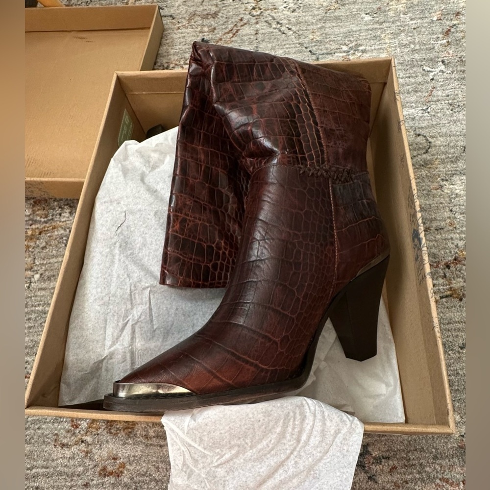 Free People Stevie Brown Croc Embossed Knee High Boots NWT Size 7.5 EU37.5 RARE - Picture 4 of 14